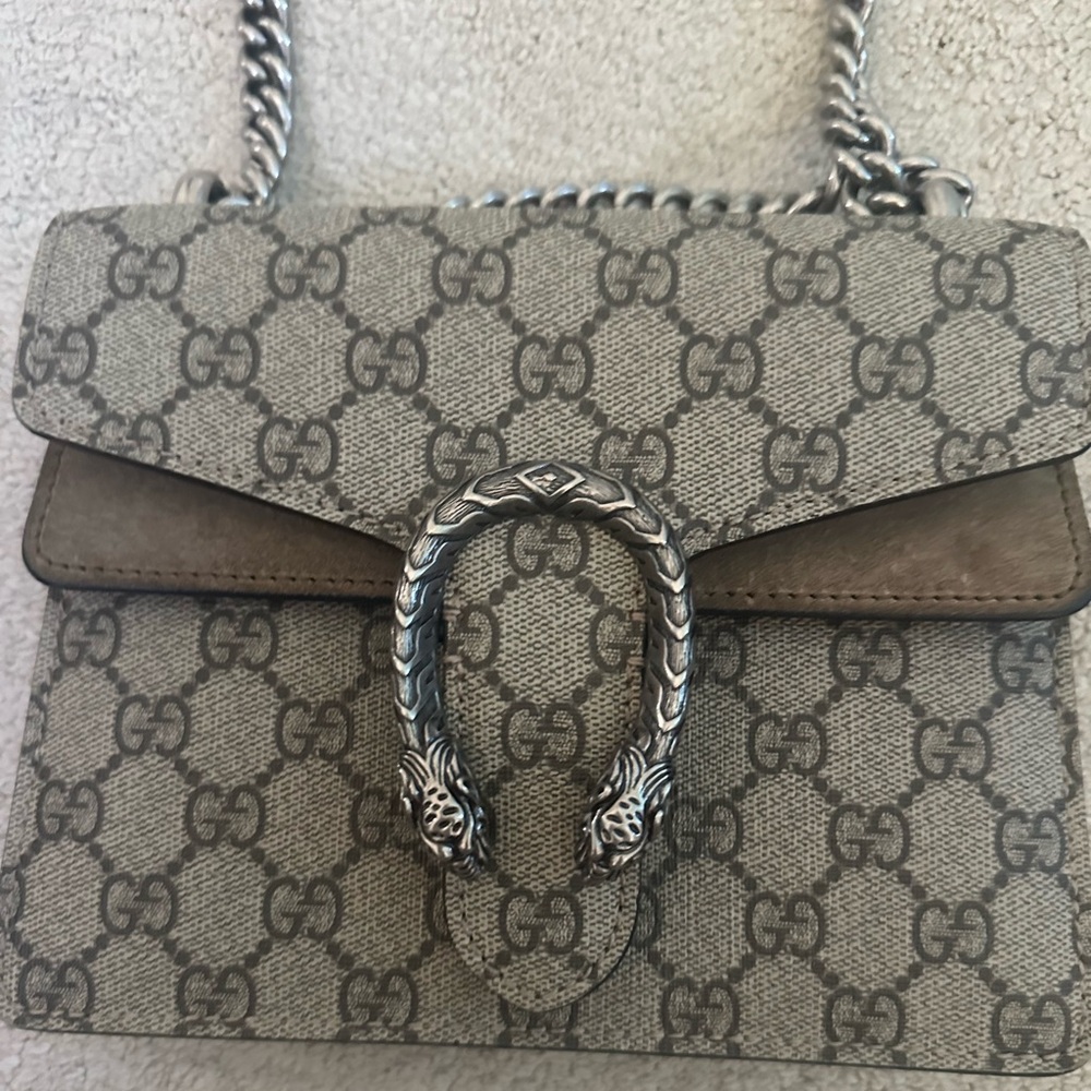 100% authentic like new Gucci Dionysus Medium GG Supreme Monogram Shoulder Bag